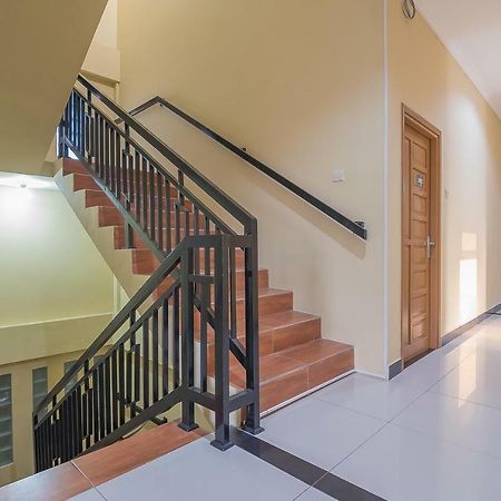 Reddoorz Plus Near Syamsudin Noor Airport 3 Banjarbaru Екстериор снимка