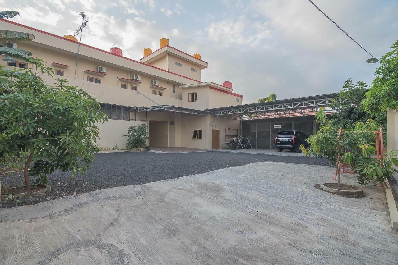 Reddoorz Plus Near Syamsudin Noor Airport 3 Banjarbaru Екстериор снимка