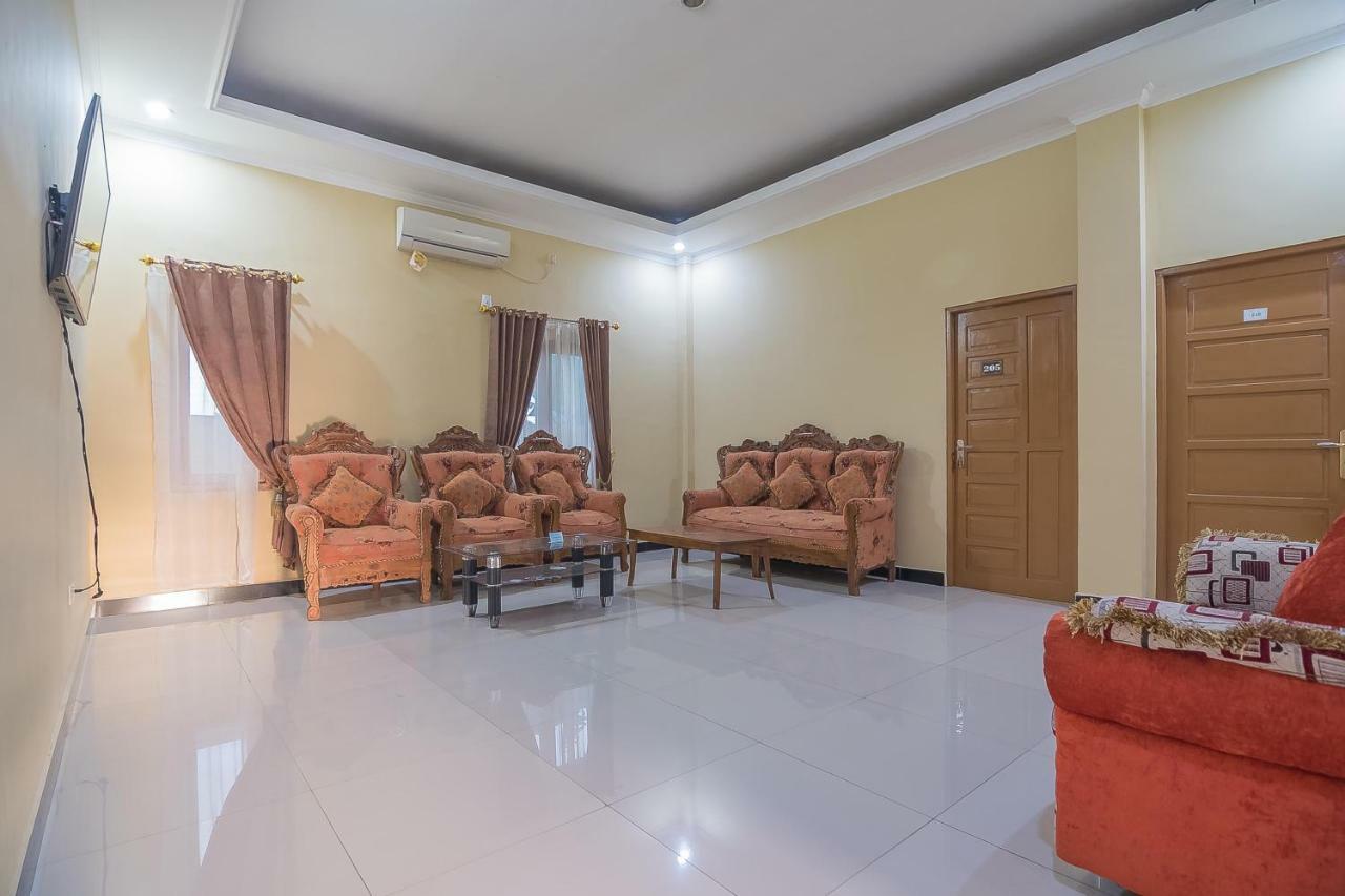 Reddoorz Plus Near Syamsudin Noor Airport 3 Banjarbaru Екстериор снимка