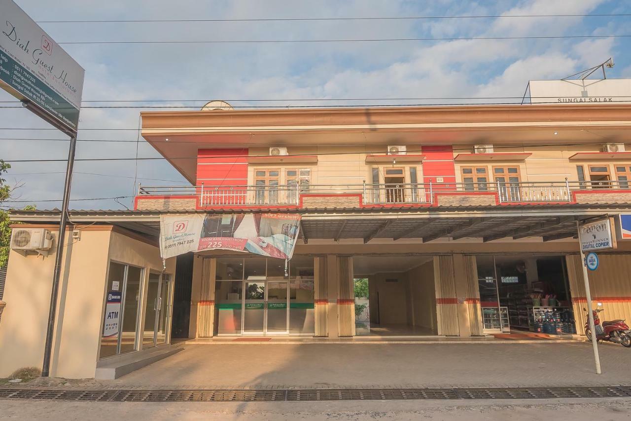 Reddoorz Plus Near Syamsudin Noor Airport 3 Banjarbaru Екстериор снимка